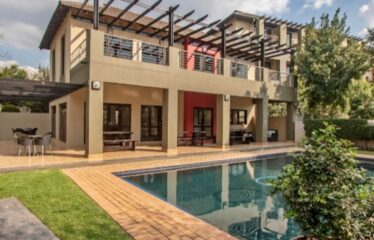 Stylish 2-Bedroom Garden Apartment in Lonehill – Sunset Boulevard Complex